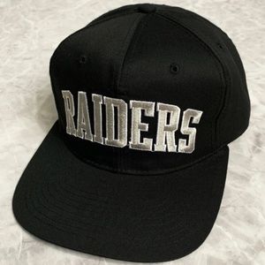 Vintage 90s Los Angelos LAKERS $500+ Black Arch NFL Black Hat SnapBack